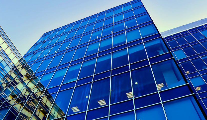 شیشه سکوریت در نمای ساختمان