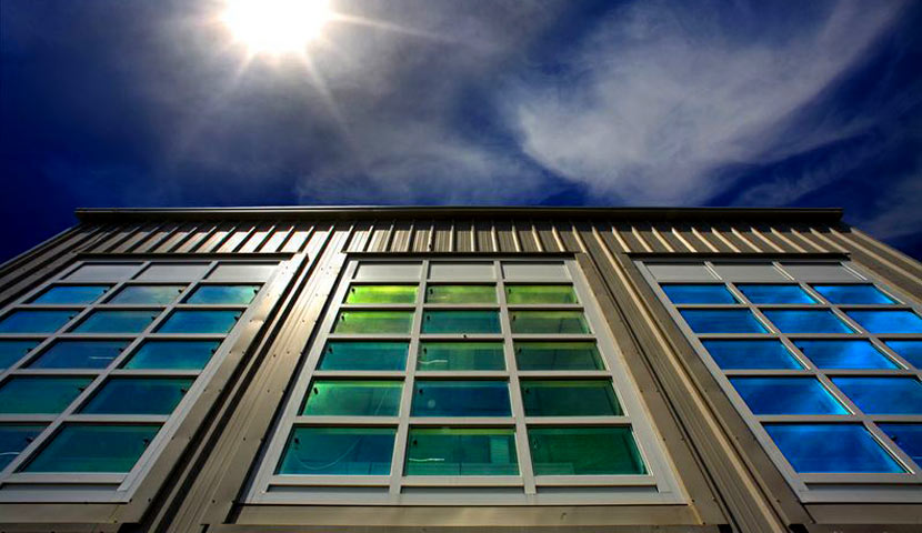 شیشه کنترل خورشیدی در نمای ساختمان