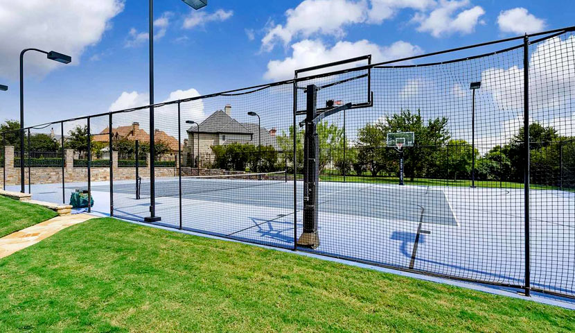 زمین بسکتبال عمارت سلنا گومز در تگزاس