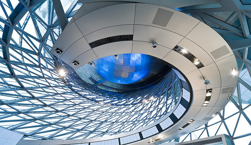 ساختمان مدرن BMW Welt