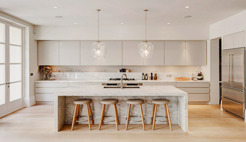 سفید را به عنوان رنگ اصلی طراحی آشپزخانه مدرن انتخاب کنید