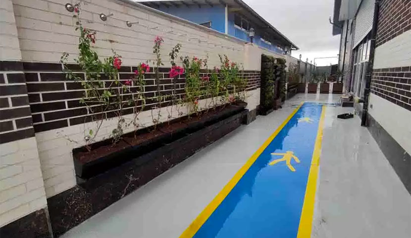 طرا‌حی دیوار محو‌طه کار‌خانه