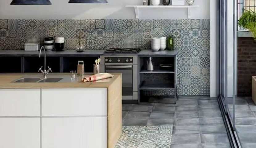 بازسازی دیوار آشپزخانه قدیمی