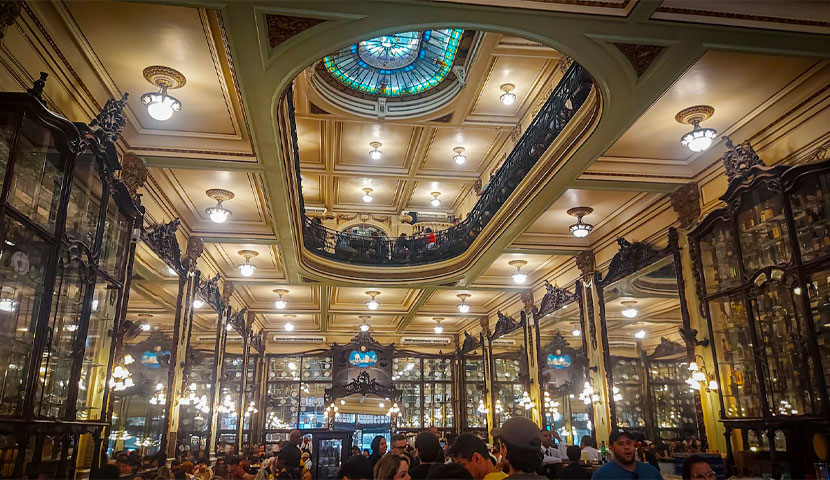 کافه شیرینی پزی کلمبو  کافه شیرینی پزی کلمبو