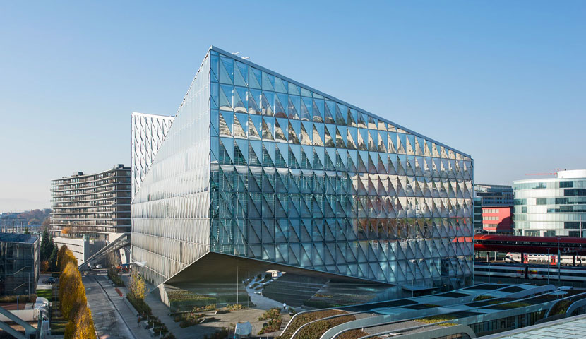 بازسازی نما ساختمان شیشه ای